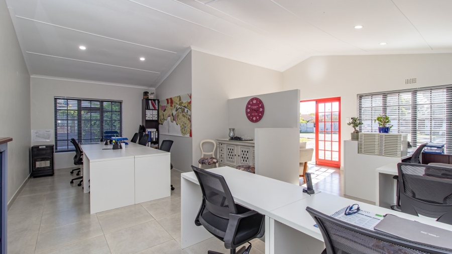 1 Bedroom Property for Sale in Sandbaai Western Cape